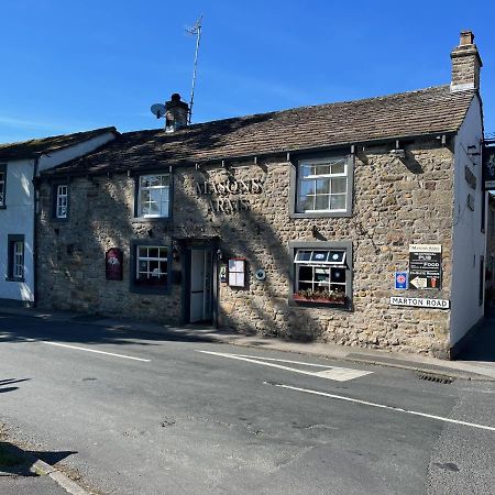 Hotel Masons Arms Gargrave Exterior foto